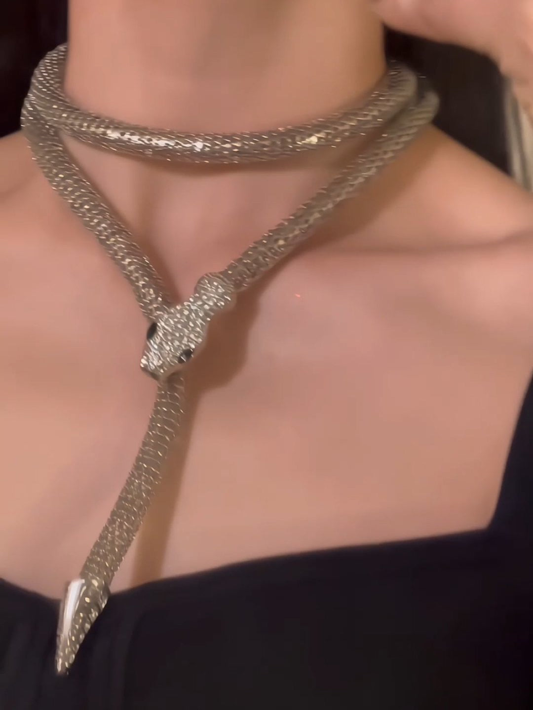 Serpentine Knot Choker